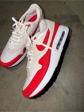 NWOT Nike White and Victory Red Air Max Golf Shoes